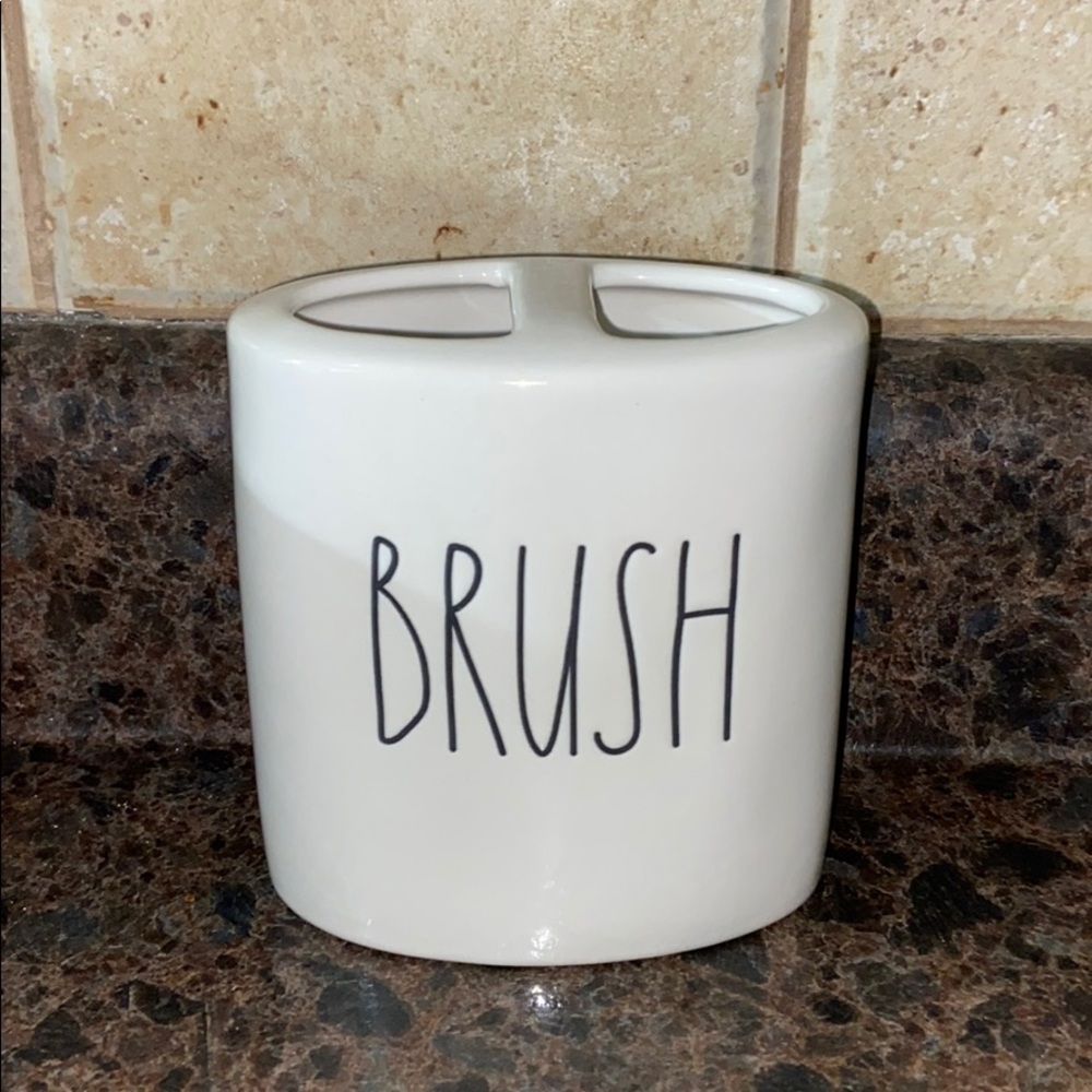 Rae Dunn brush container